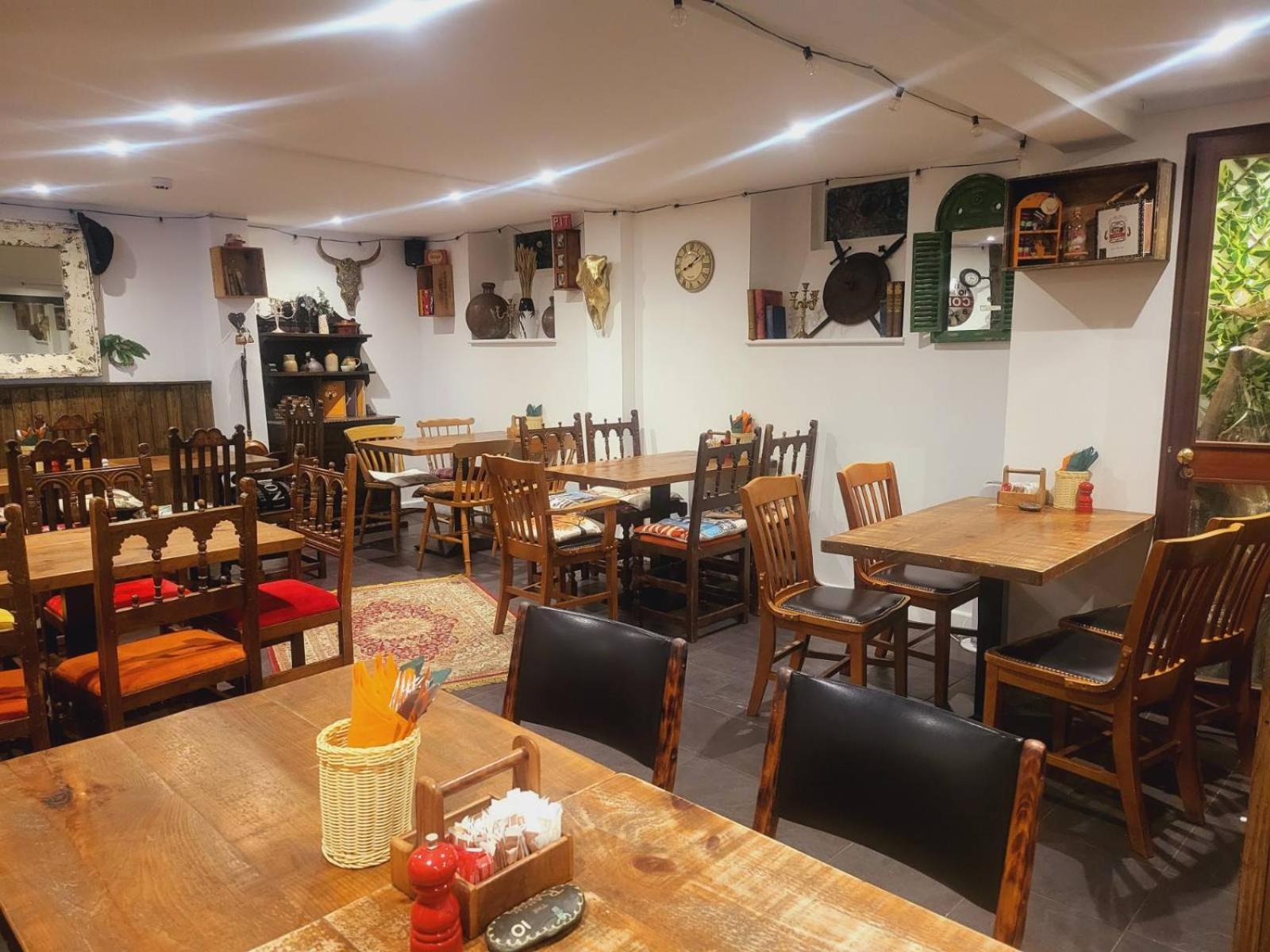 The Old Bank House Hotel 그루빌 외부 사진